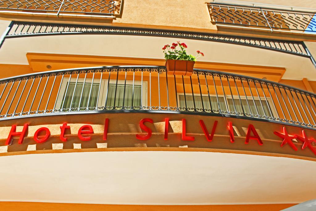 Hotel Silvia Misano Adriatico Exterior foto